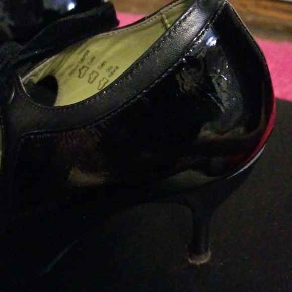 Shoes - Picture 3 of 4